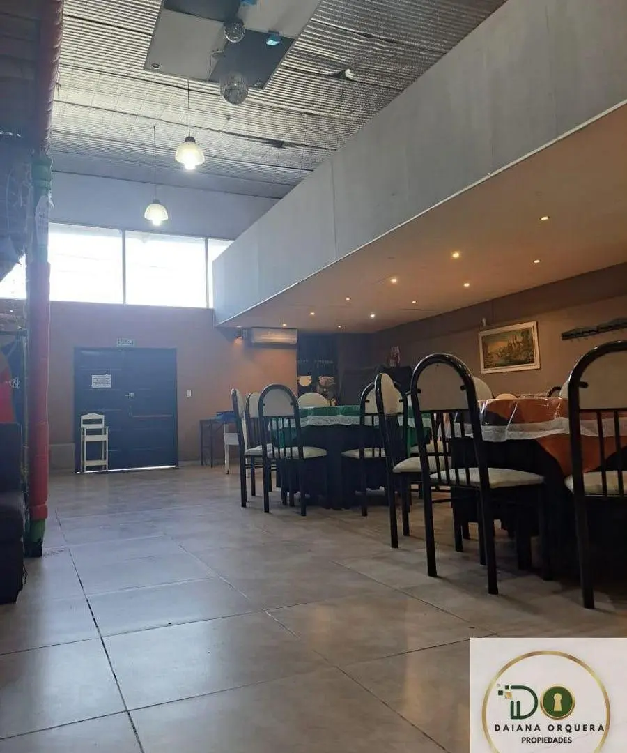 Depósito en alquiler de 180m2 ubicado en Llavallol 4