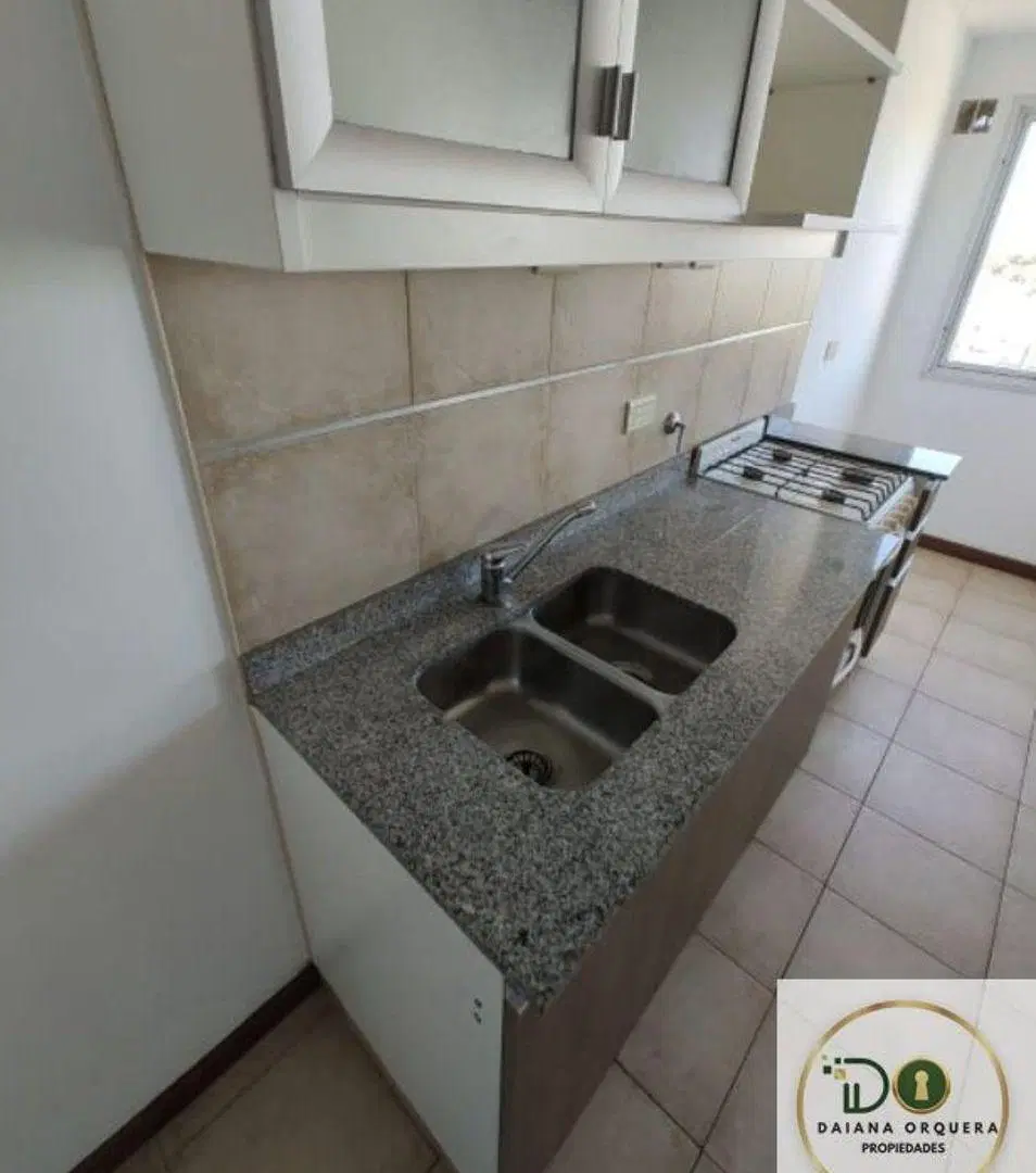 Departamento en venta c/ cochera en Lomas de Zamora 3
