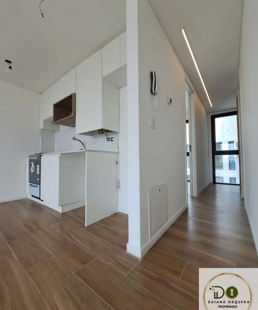 Departamento en venta c/ cochera en Lanús Oeste 2