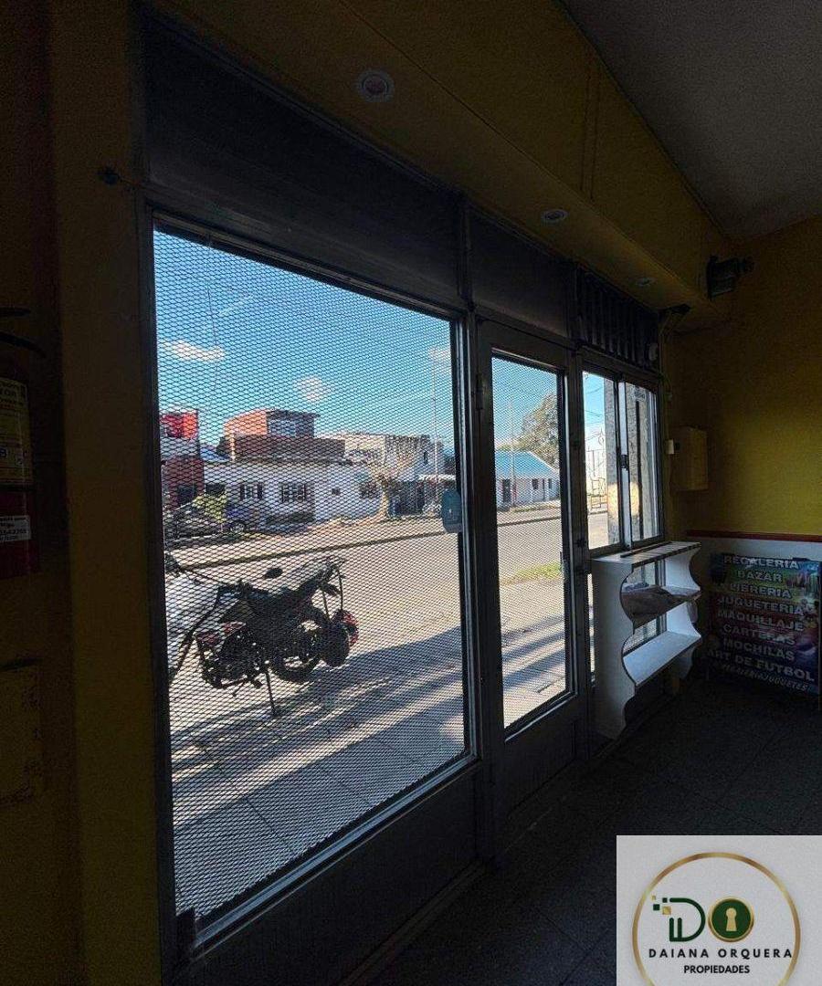 Foto de Local comercial en alquiler ubicado en Lanús Este, imagen 4