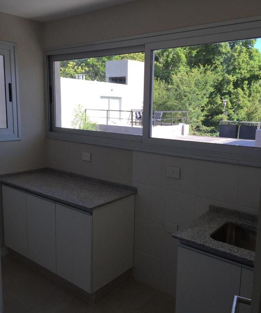 Foto de OFRECE a la VENTA dúplex de ubicado en una de las zonas con mayor, imagen 4