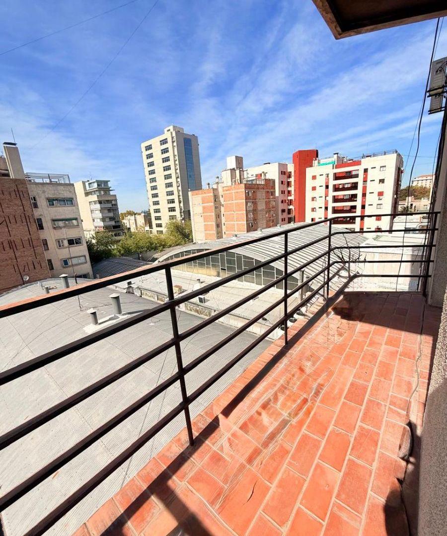 Foto de VENDE departamento con hermosa vista en calle Colon, Ciudad de Mendoza., imagen 3