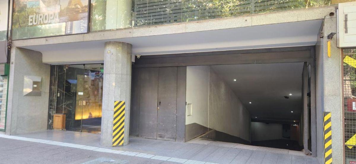 Foto de VENTA cochera en ubicación privilegiada, sobre Peatonal Sarmiento, en, imagen 1