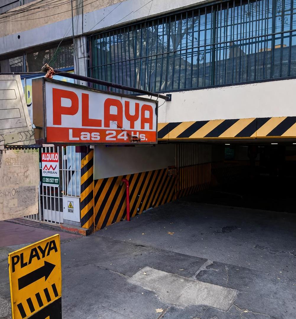 Foto de VENTA cochera en excelente ubicación, sobre calle Rioja, en pleno, imagen 1