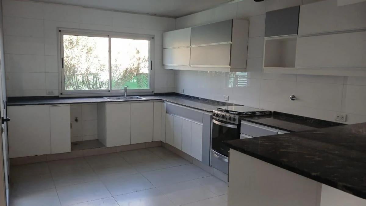 Foto de CASA EN VENTA EN TERRUÑOS DE ARAOZ II, imagen 3