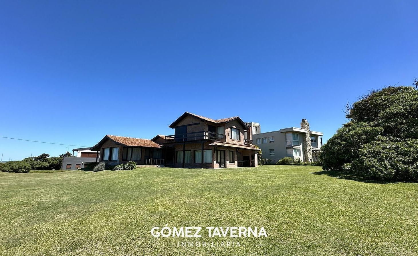 Casa en alquiler frente al mar Pinamar Norte Playa, seguinda quincena de Febrero