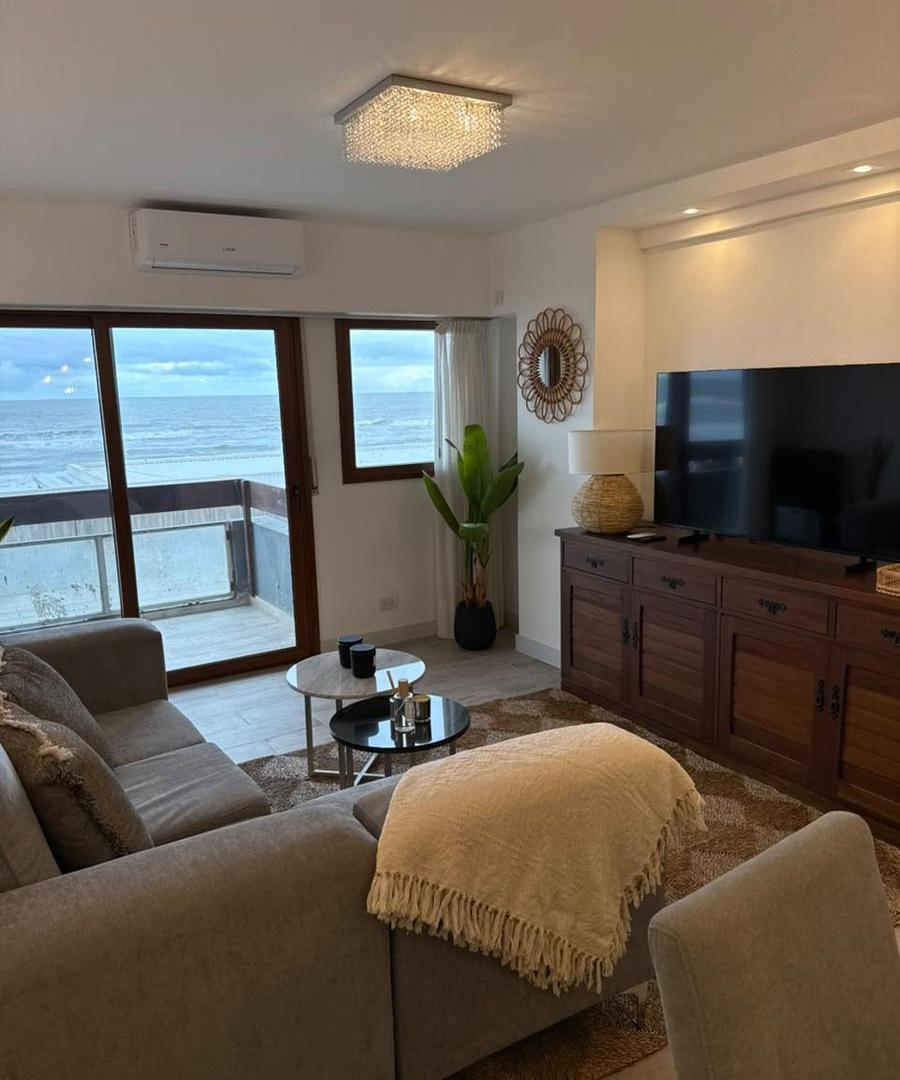 Foto de Departamento en alquiler, disponible Enero. Frente al Mar, Pinamar, imagen 1