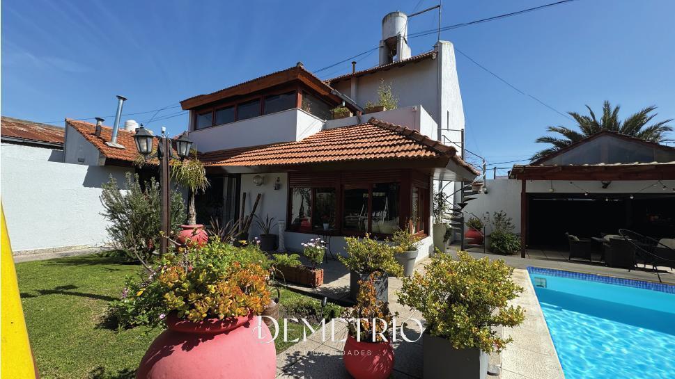 Venta Chalet 6 ambientes Pinos de Anchorena