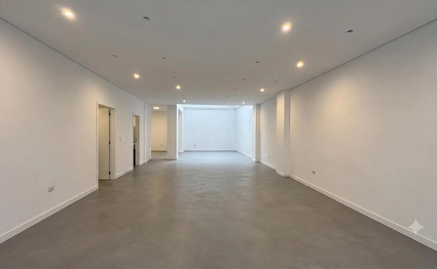 Aquiler Edificio  con Local comercial y oficinas 2