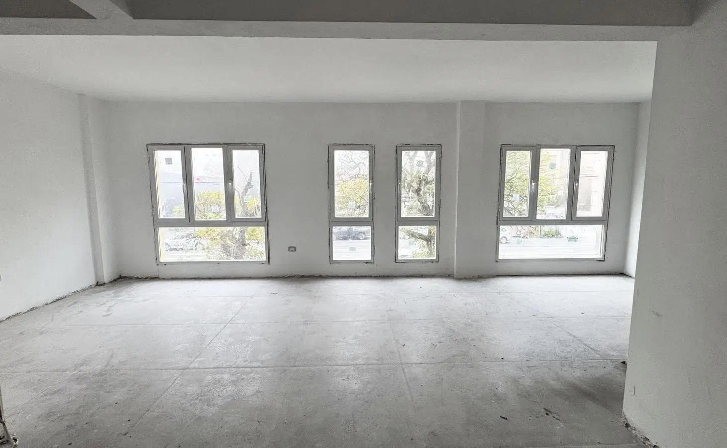 Aquiler Edificio  con Local comercial y oficinas 8