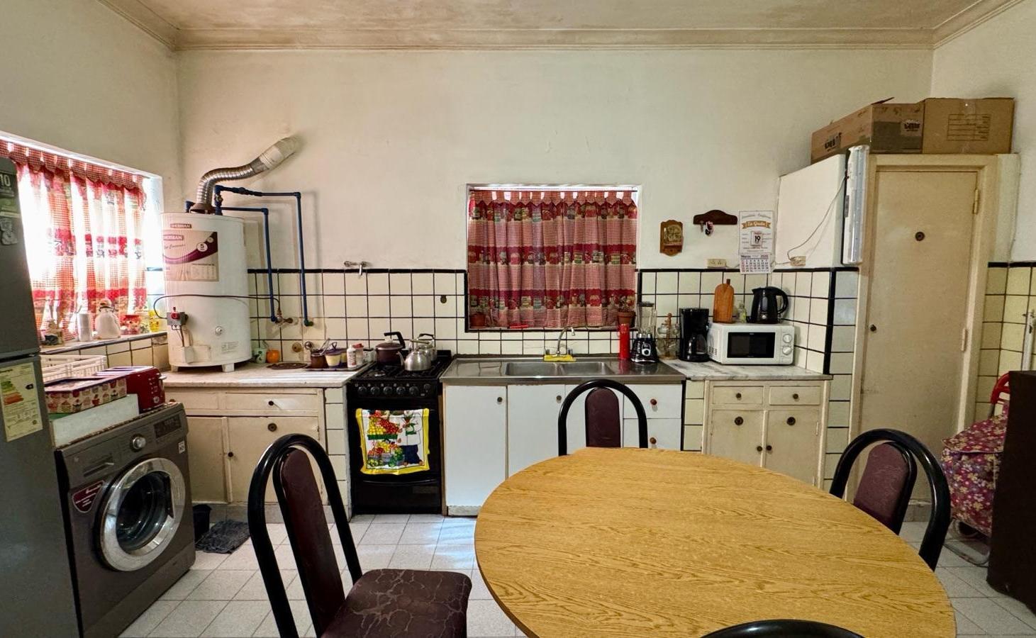 Foto de Venta Casa + Departamento, imagen 2