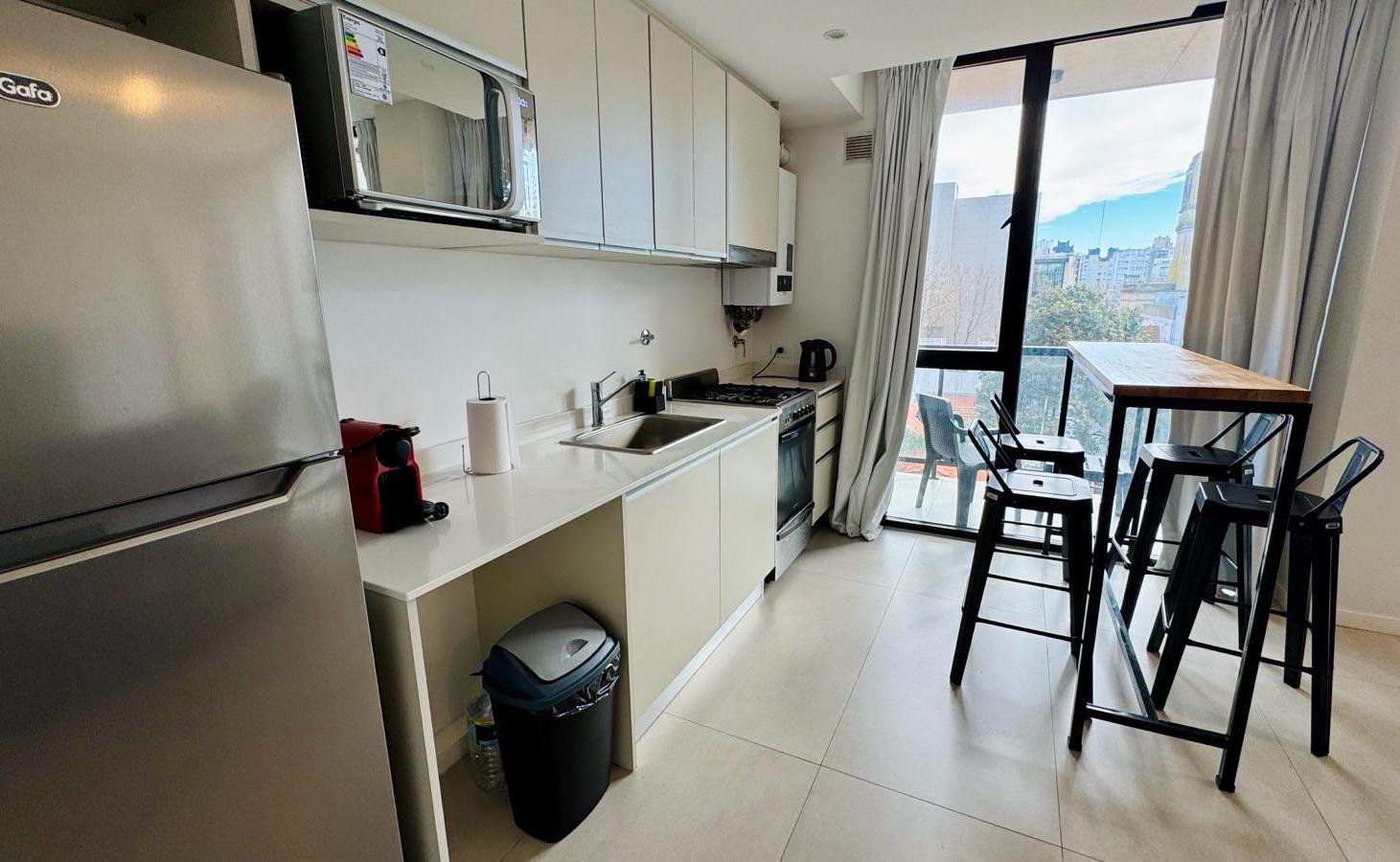 Foto de Alquiler Departamento de categoria 2 ambientes Zona Guemes, imagen 3