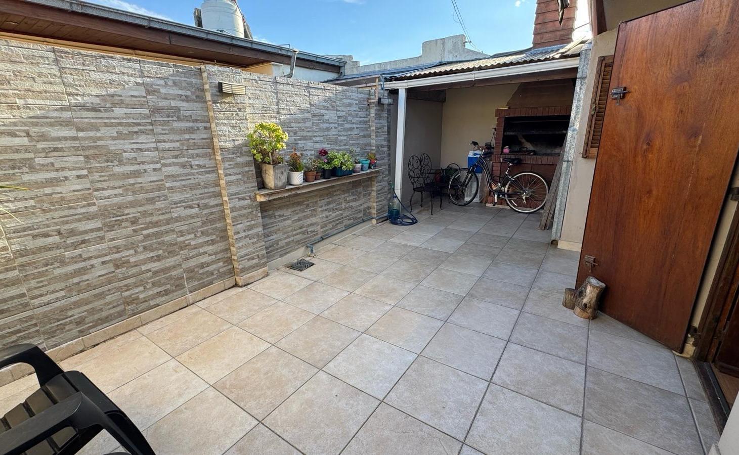 Foto de Venta PH 3 ambientes con parrilla Nueva Pompeya, imagen 2