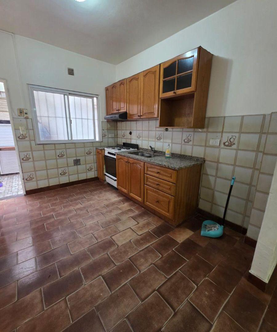 Foto de Hermosa Casa en 2 Plantas con Terraza y Parrilla – Alquiler en Villa, imagen 4