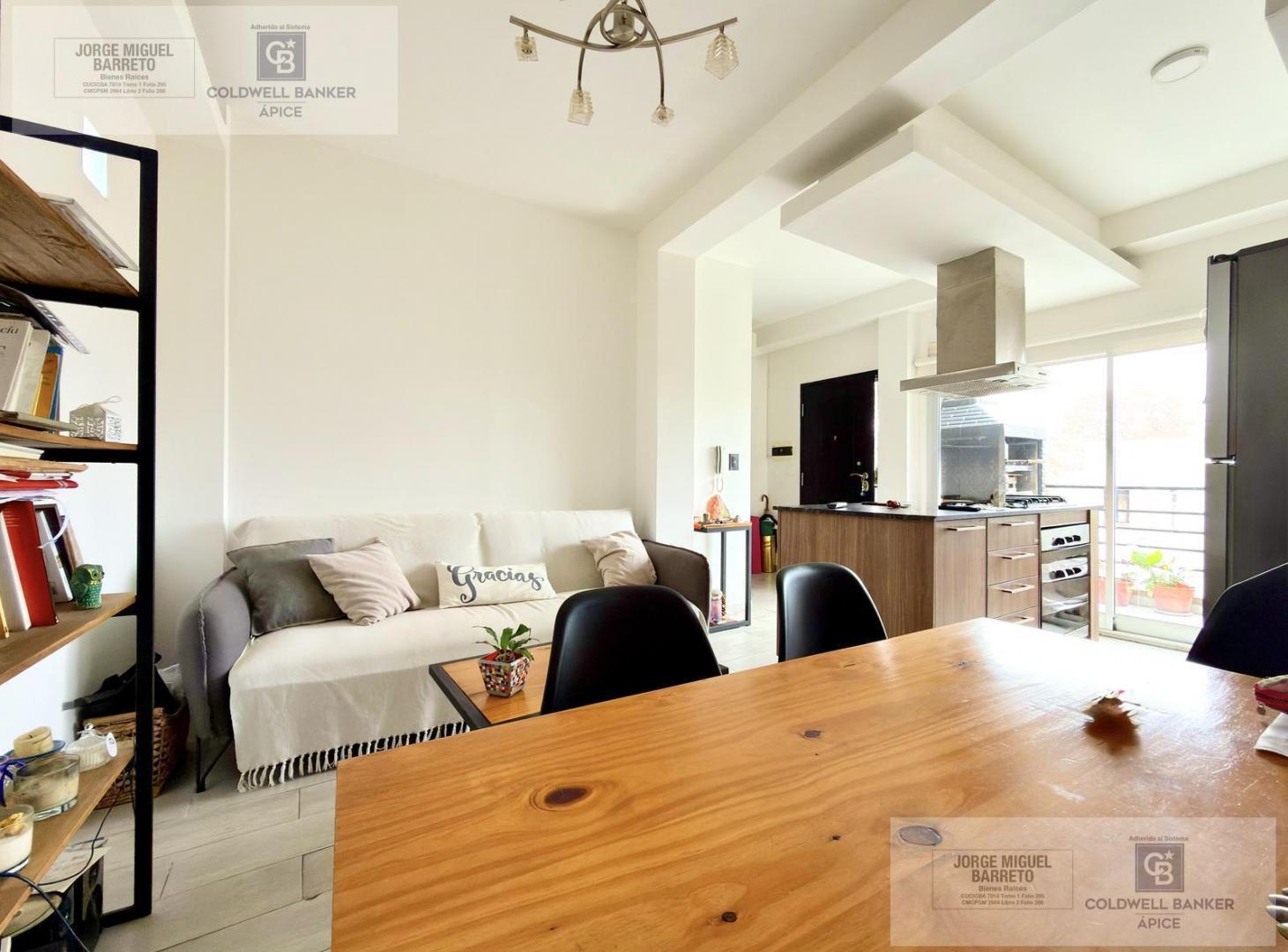Foto de DEPARTAMENTO EN VILLA DEVOTO DOS AMBIENTES CON COCHERA Y BALCON., imagen 2