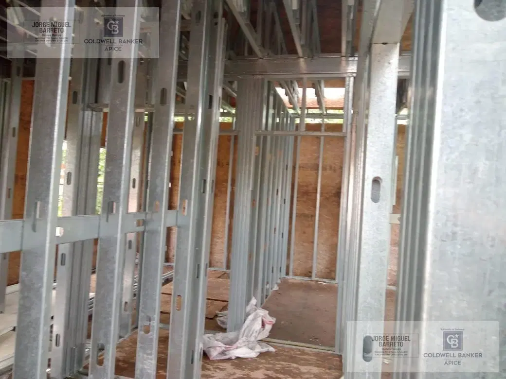 Terreno con media construccion 4