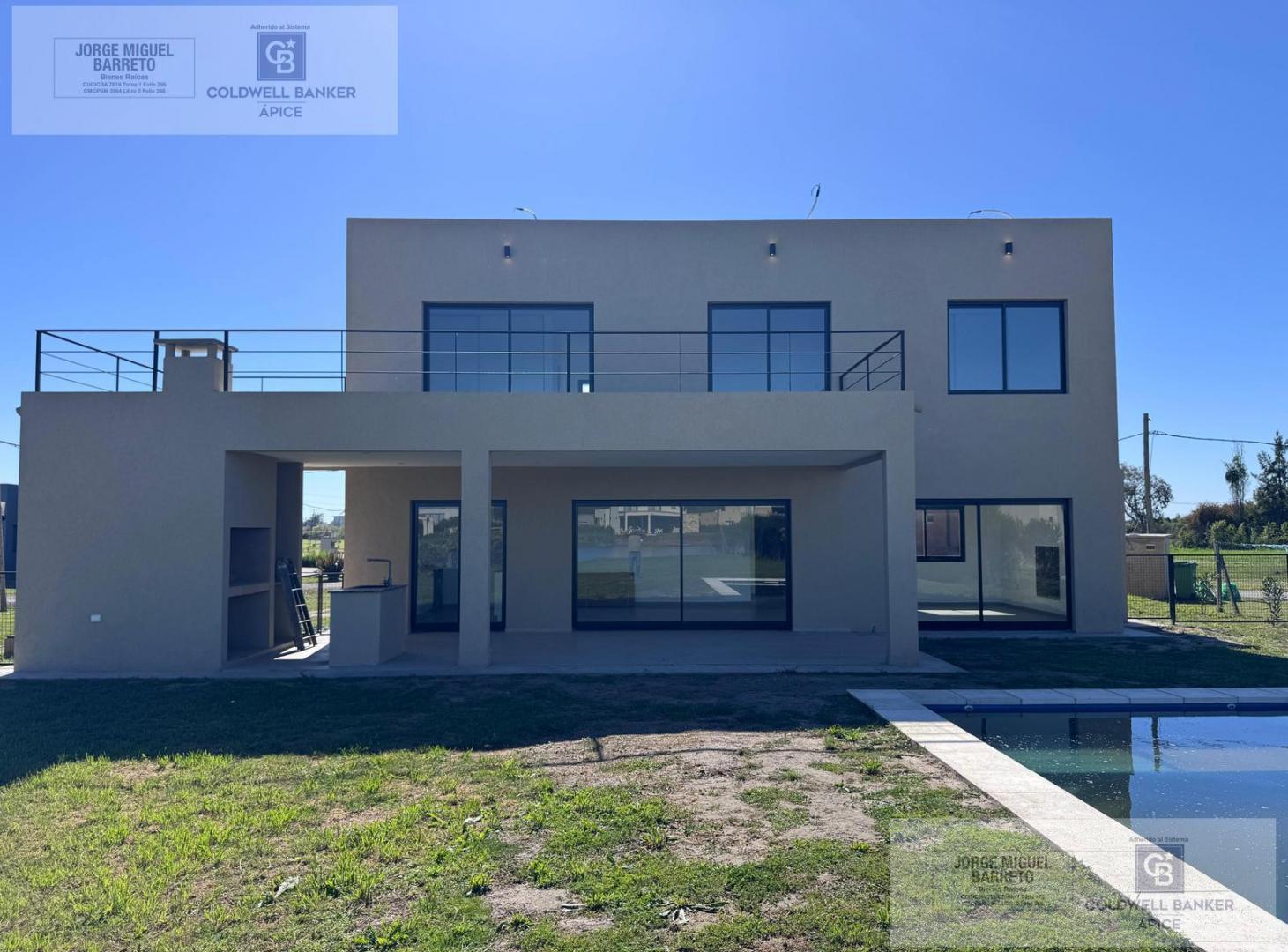 Foto de CASA MODERNA A LA LAGUNA EN EL BARRIO EL ENSUEÑO, imagen 3