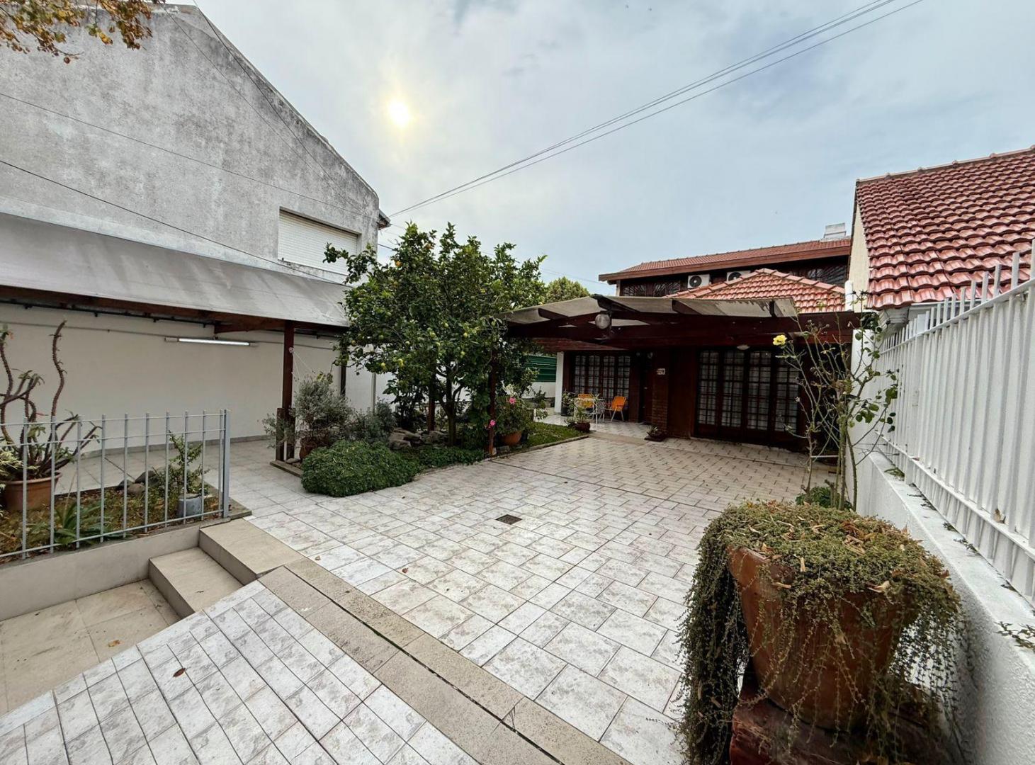 Dos Casas en PH en Barrio Chauvin