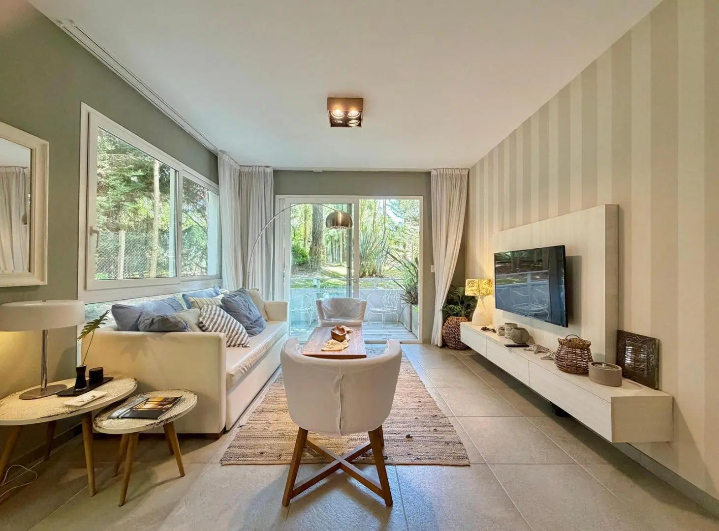 Dúplex 3 Ambientes en Primera Línea al Mar – Carilo 2