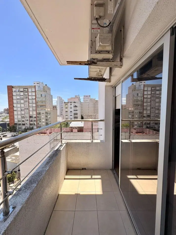 Departamento 3 ambientes con cochera en Plaza Mitre 1