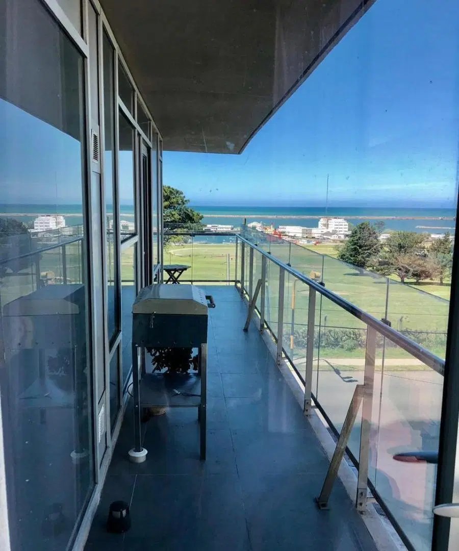 Departamento 4 ambientes Playa grande 3