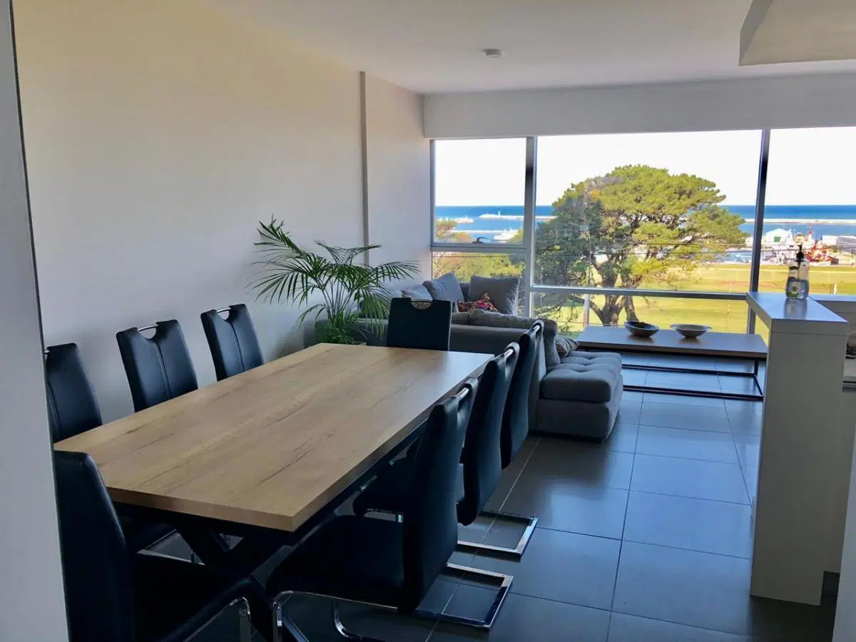 Departamento 4 ambientes Playa grande 2