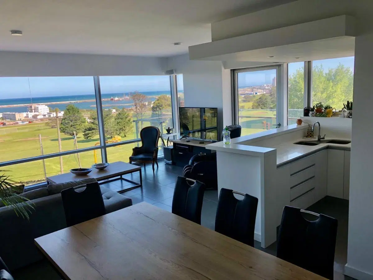 Departamento 4 ambientes Playa grande 1