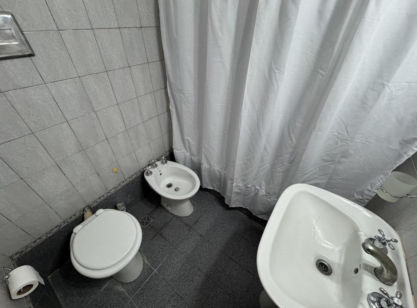 Foto de PH 2 ambientes semireciclado en Chauvin, imagen 2