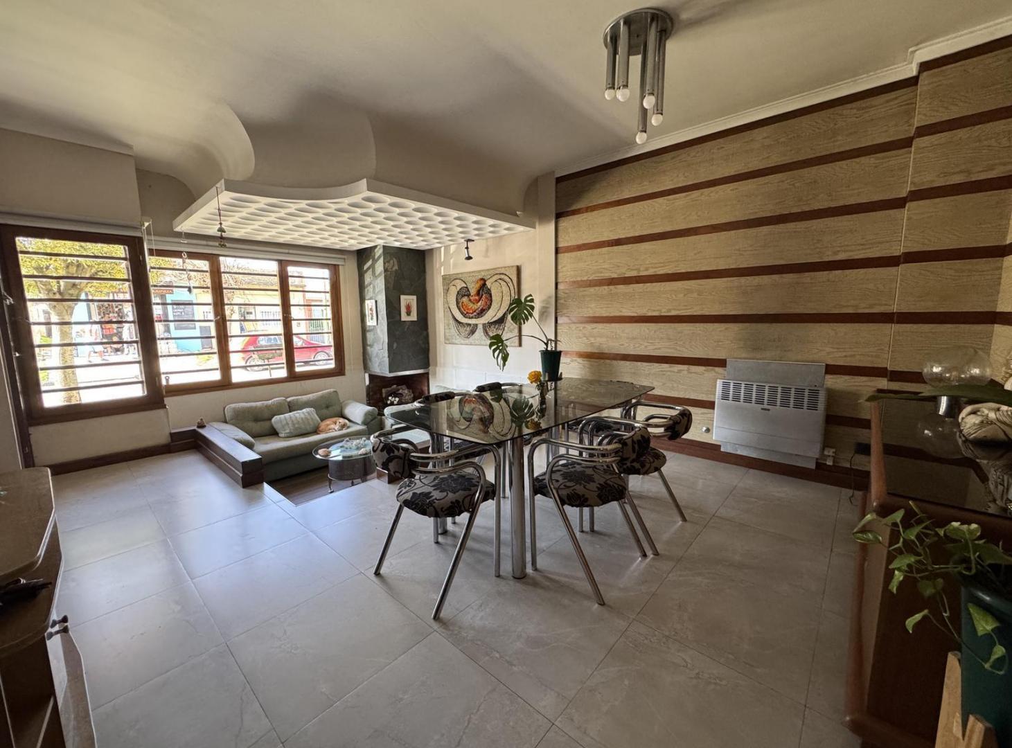 Foto de Chalet en PH 5 ambientes en Bernardino Rivadavia, imagen 2