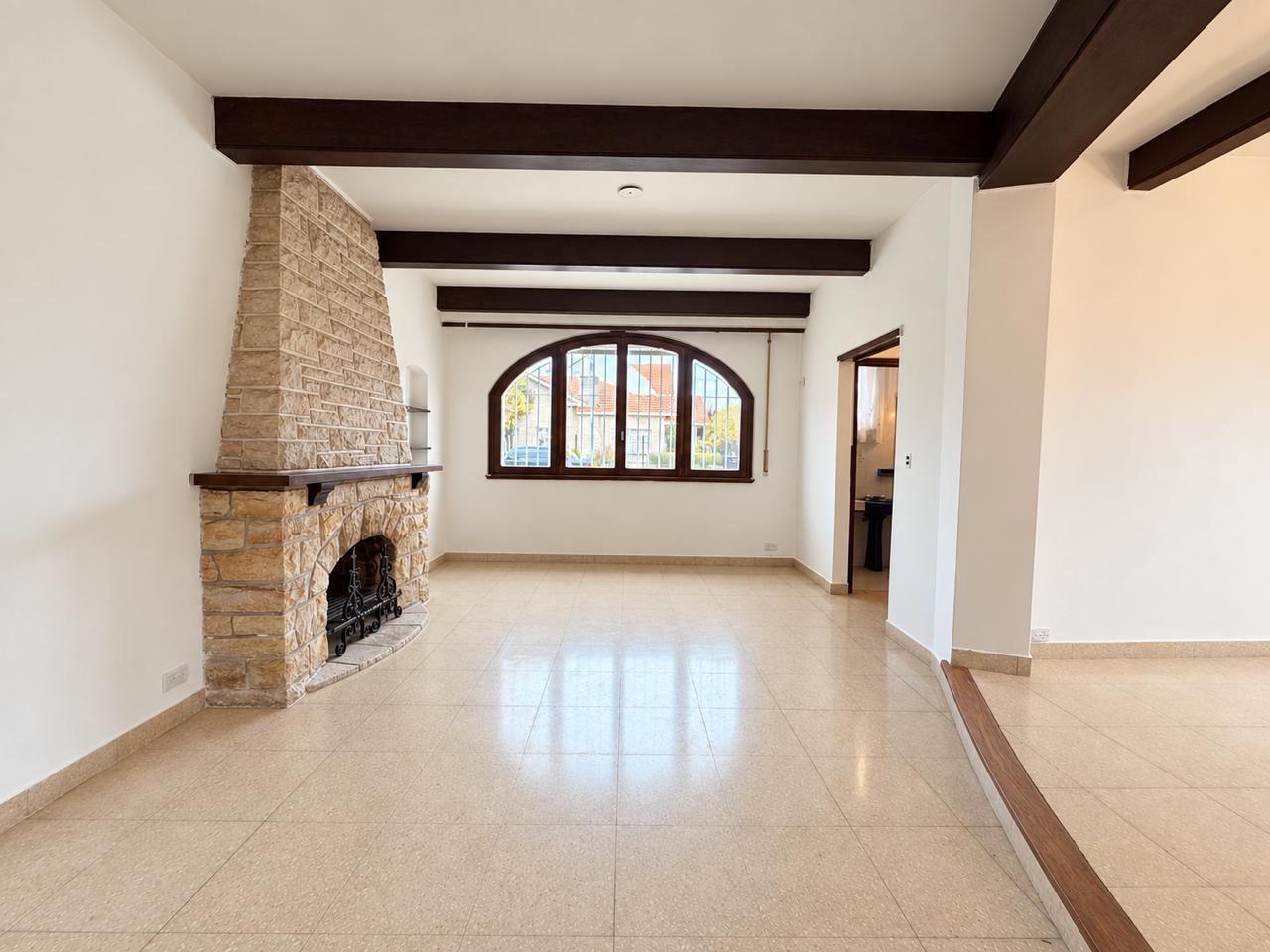 Foto de Casa 4 ambientes con dependencia en alquiler – Stella Maris, imagen 2