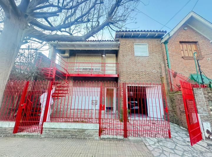 Casa en alquiler de 3 ambientes en Quilmes. 1