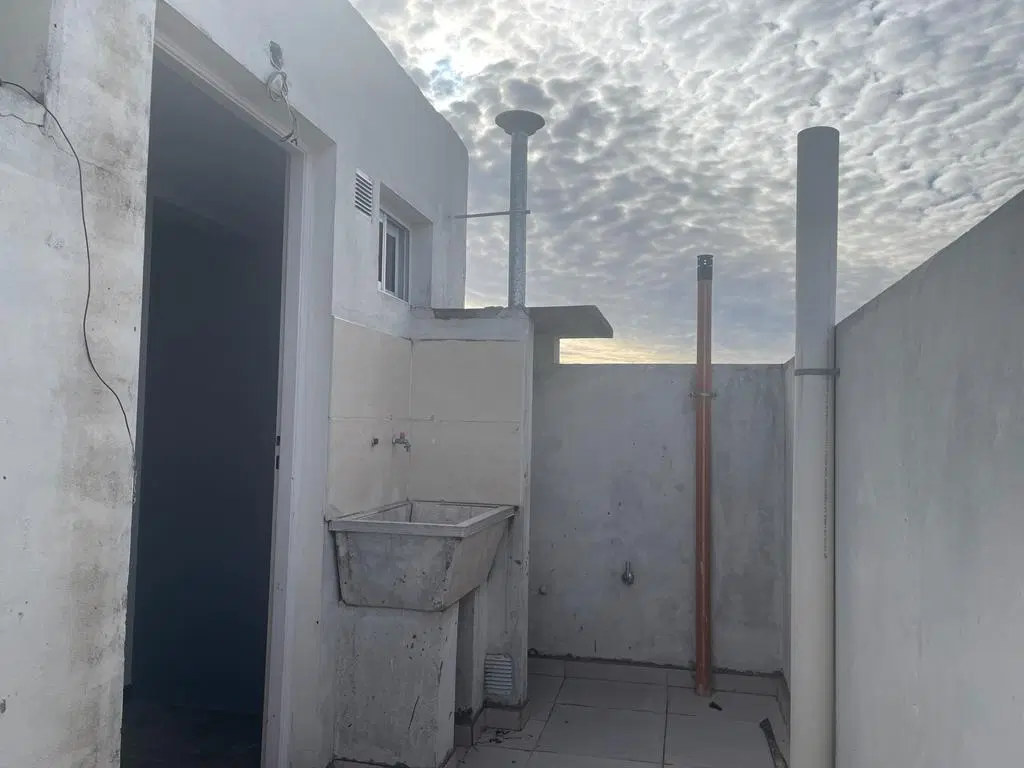 Duplex 3 ambientes con cochera en alquiler - Quilmes Oeste 5