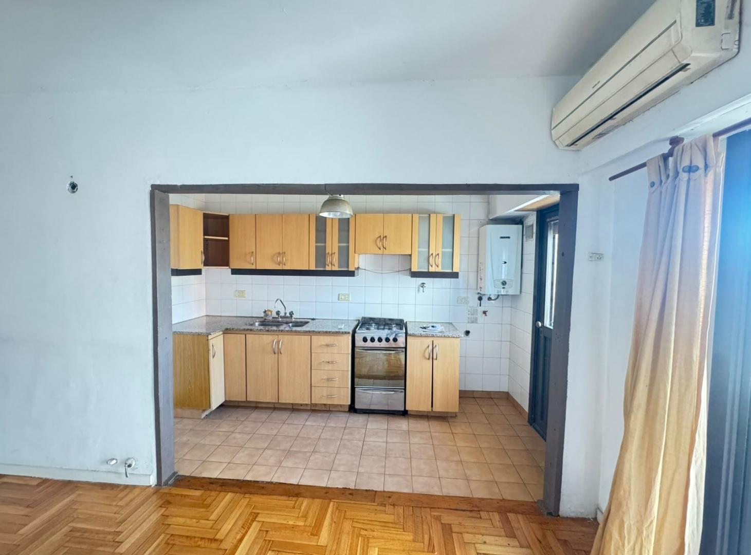 Foto de Departamento en alquiler en Quilmes centro con cochera, imagen 2