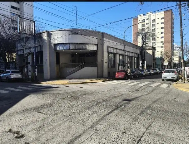 IMPORTANTE LOCAL COMERCIAL EN ALQUILER QUILMES CENTRO 5