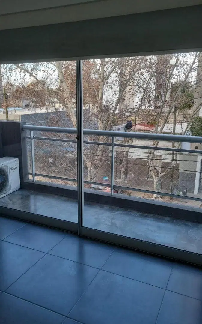 Departamento de 2 ambientes en Quilmes. Excelente estado. 4