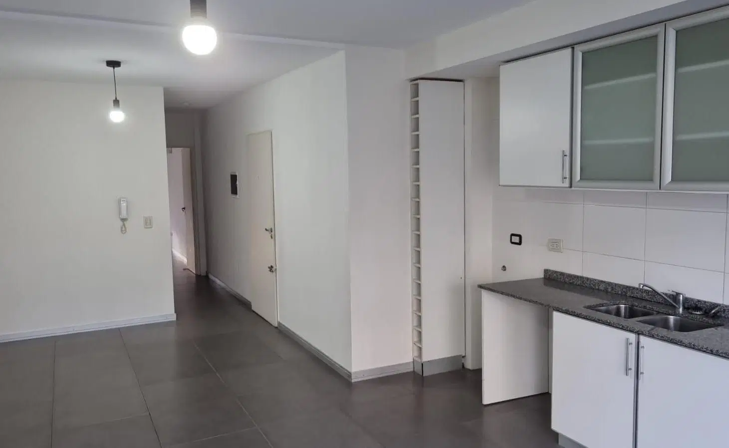 Departamento de 2 ambientes en Quilmes. Excelente estado. 5
