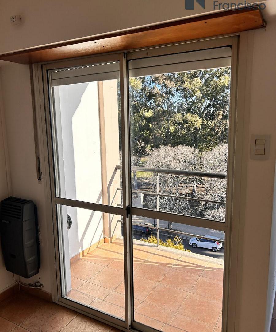 Foto de Departamento 1 dormitorio frente al parque Saavedra, imagen 1