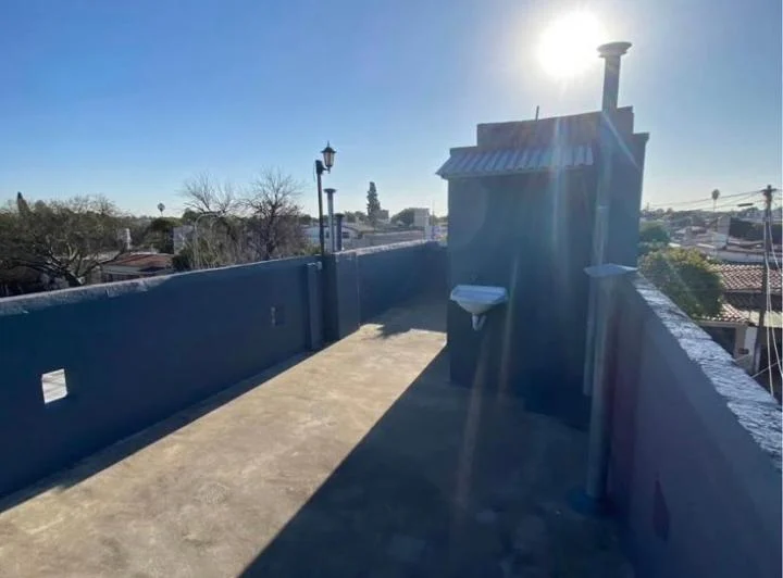 Departamento con terraza propia zona Cerro de Las Rosas  4