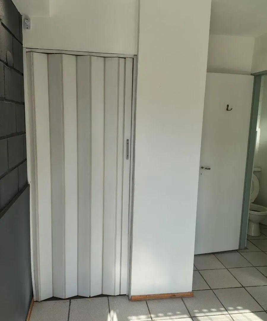 OFICINA/ CONSULTORIO ZONA CERRO DE LAS ROSAS 2