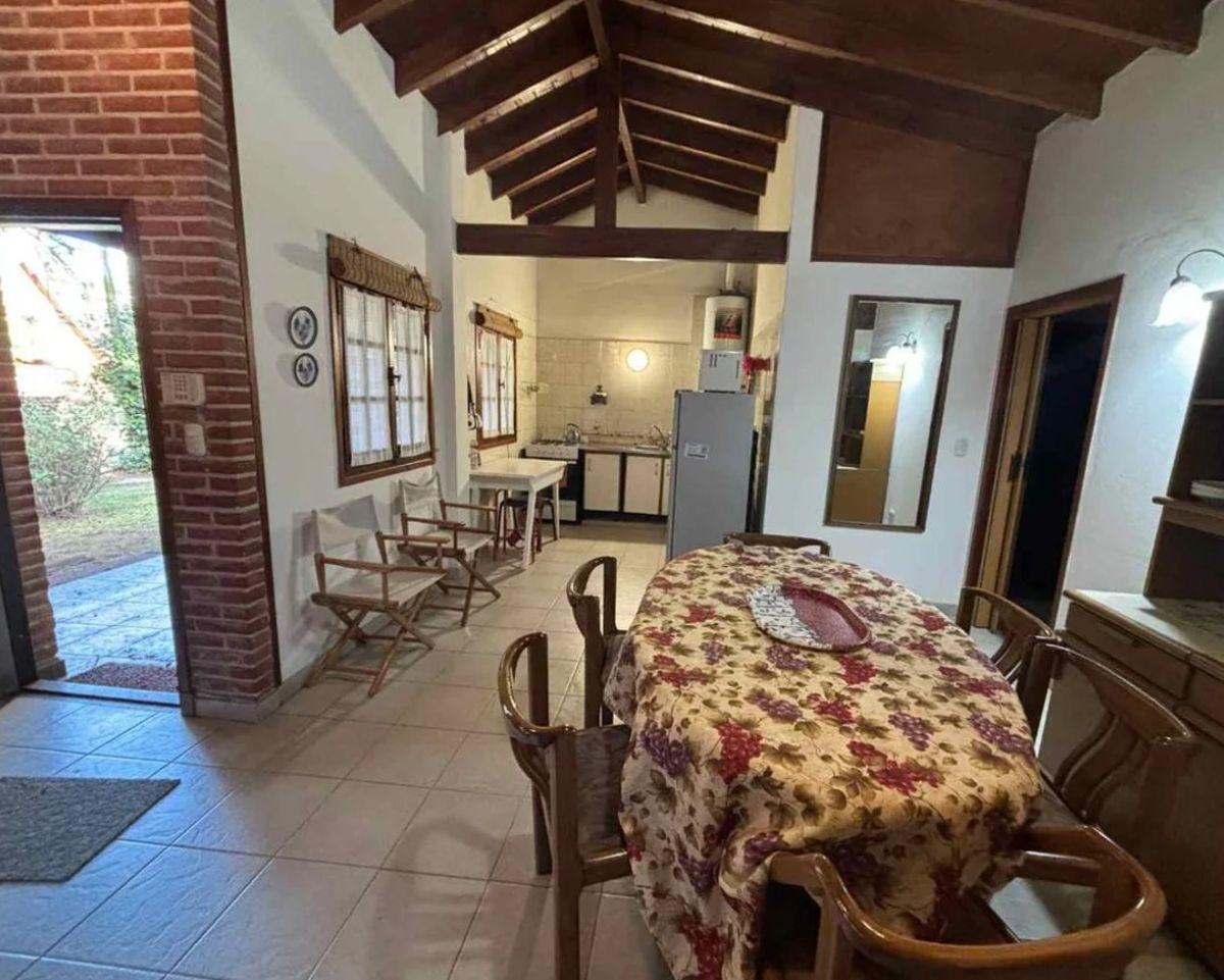 Oportunidad!! CASA PINAMAR CENTRO. POR DIA uS300. Sin comisión