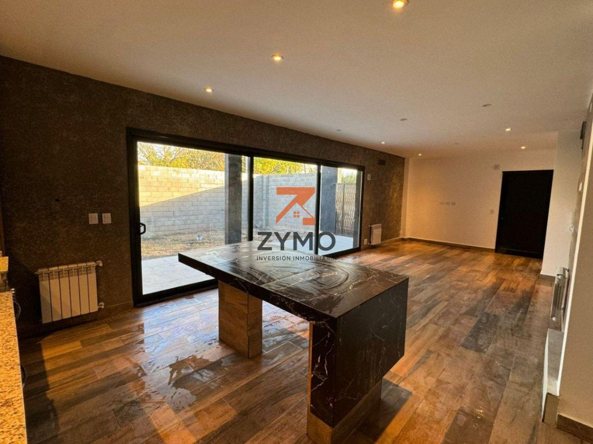 Foto de Venta Duplex 2 - 3 Dom . 3 Baños. Complejo cerrado, imagen 1