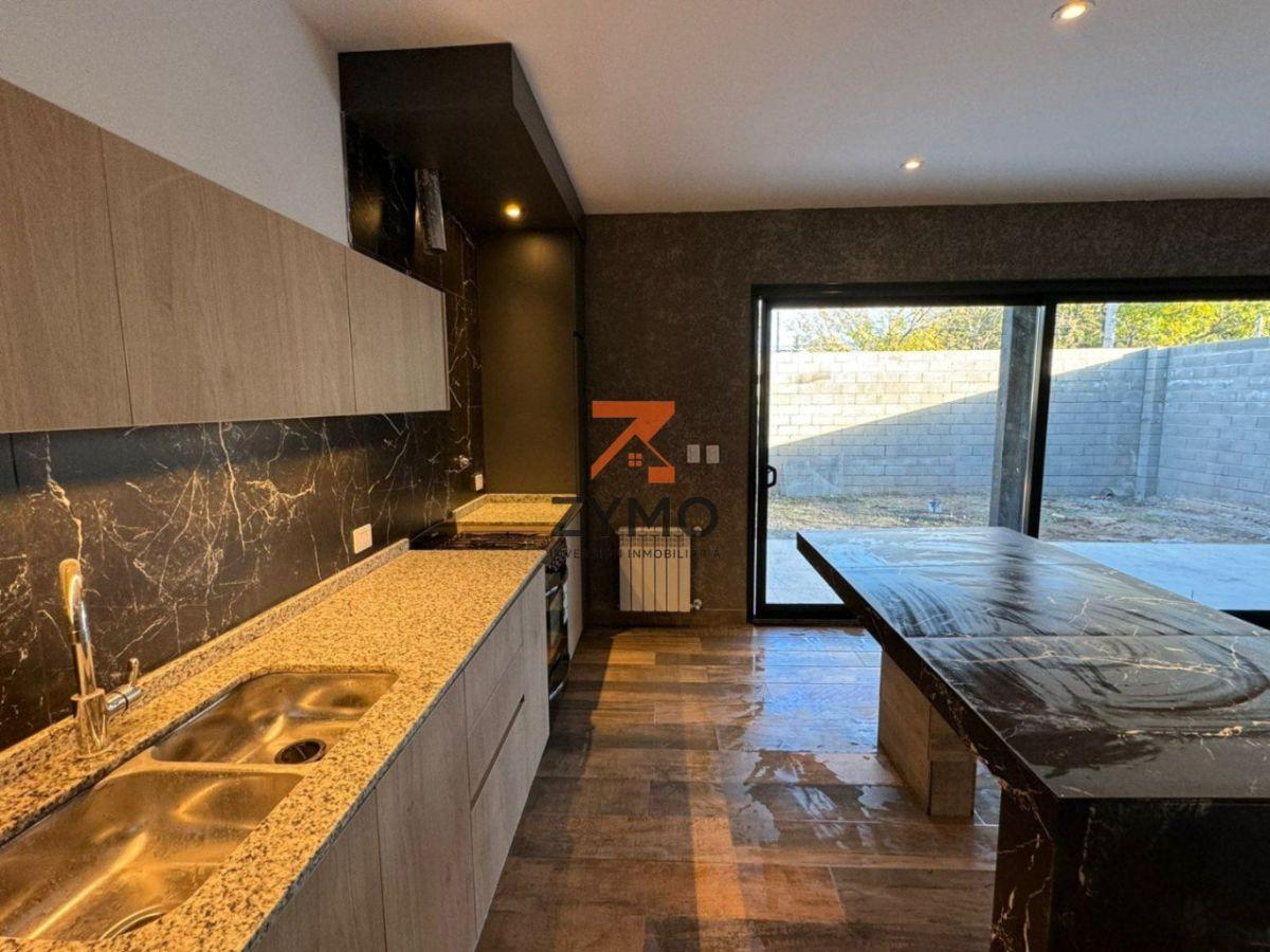 Foto de Venta Duplex 2 - 3 Dom . 3 Baños. Complejo cerrado, imagen 3