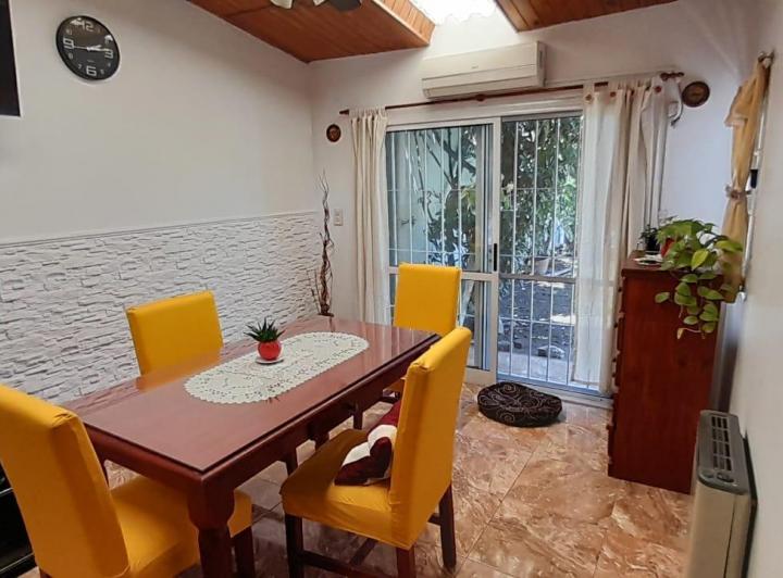 Casa en alquiler en Quilmes Oeste 5