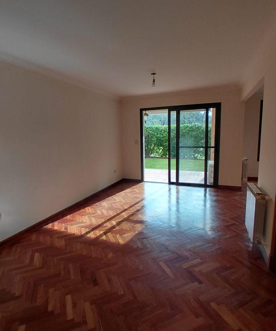 DPTO PREMIUM EN ALQUILER EN CASONAS DEL NORTE 2 DORM PATIO GRANDE Y COCHERA.