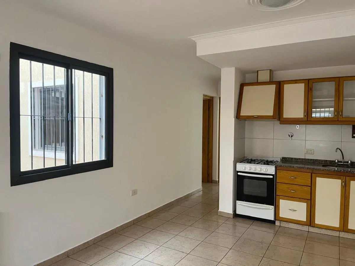 DEPARTAMENTO COMPLEJO CERRADO CALLE URQUIZA 3