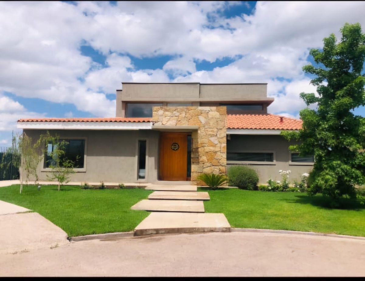 Foto de Casa en Venta - Barrio Villa Atilia - Luján de Cuyo, imagen 2