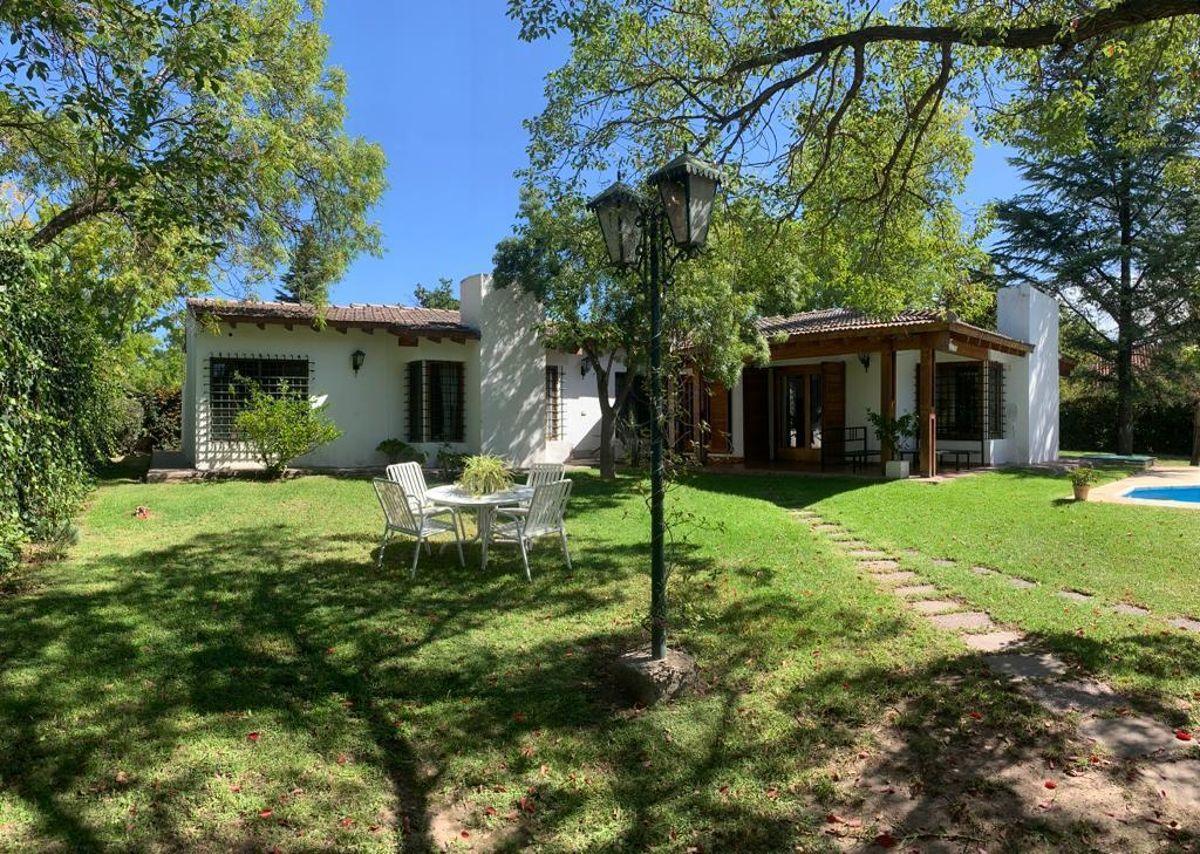 Foto de HERMOSA CASA LA VENTA EN EL HUERTO DEL SOL, imagen 1