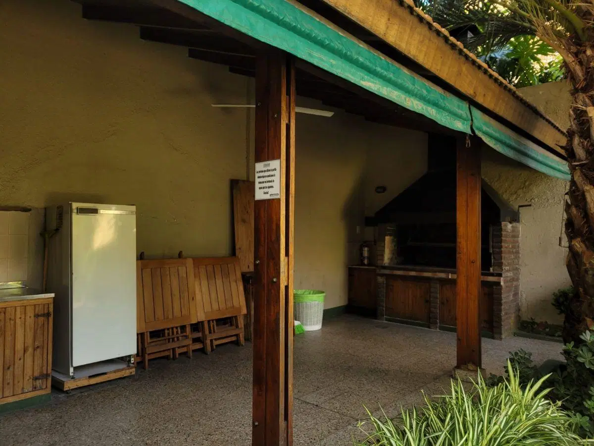 COLEGIALES: 3 amb. s/lum. impecable! Newbery 3316 2
