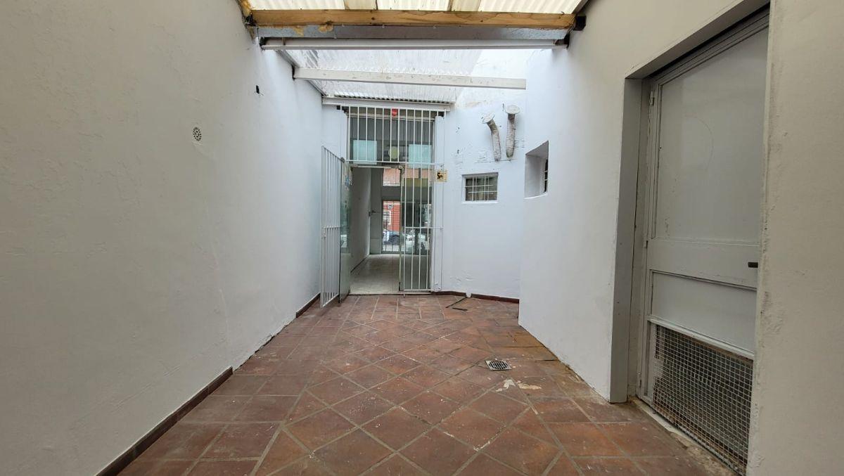 Foto de COLEGIALES: 2 locales + patio central muy lum. Conde 808, imagen 4
