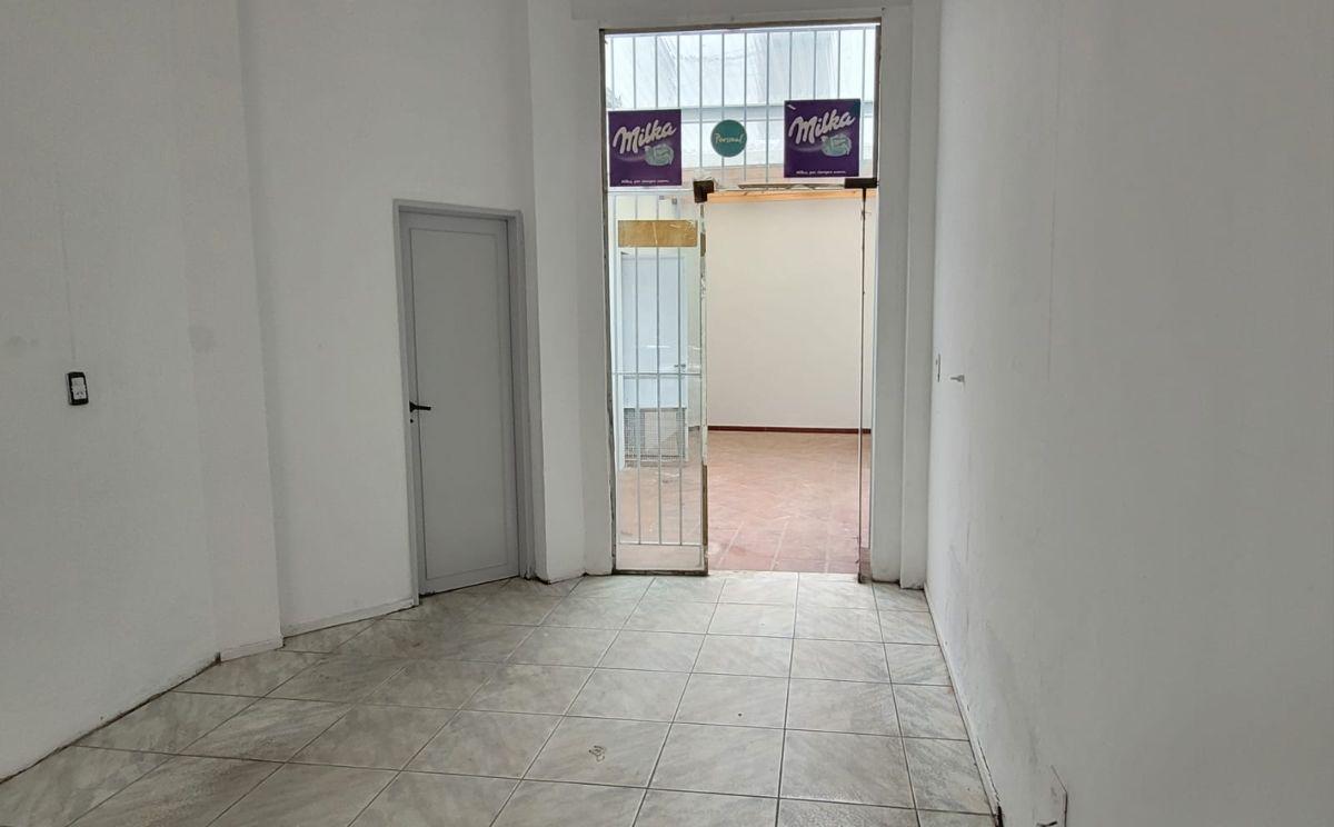 Foto de COLEGIALES: 2 locales + patio central muy lum. Conde 808, imagen 5